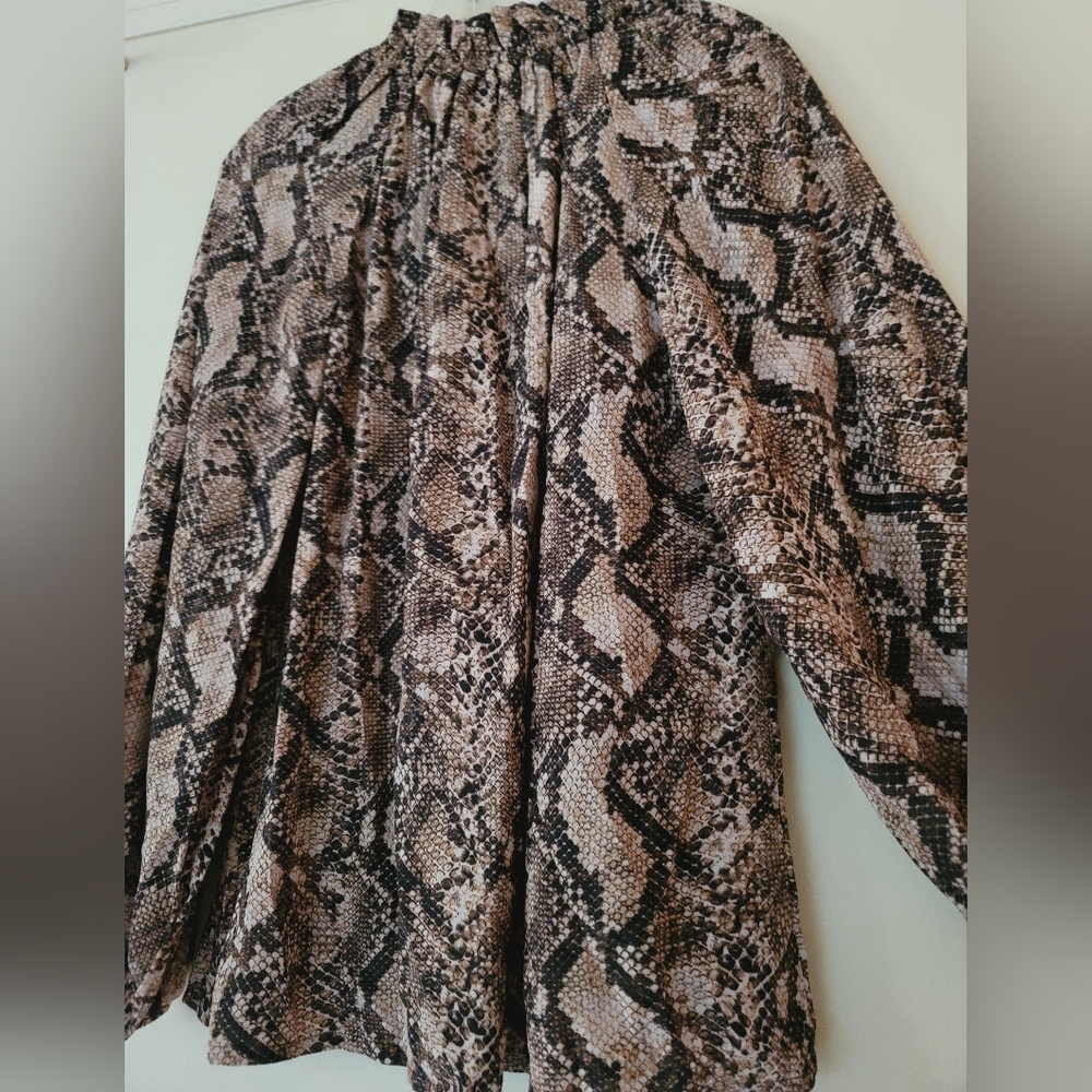 Figue Blouse Lilah Beige Snakeskin Print Womens Medium Long Puff Sleeves Tassel - Picture 12 of 14
